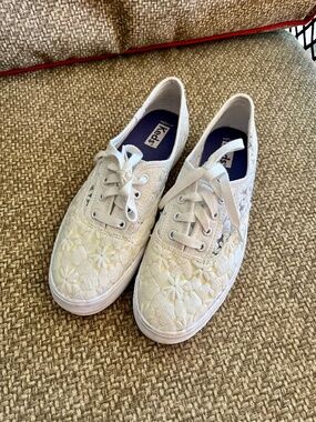 Keds floral lace up sneakers, size 7 women’s